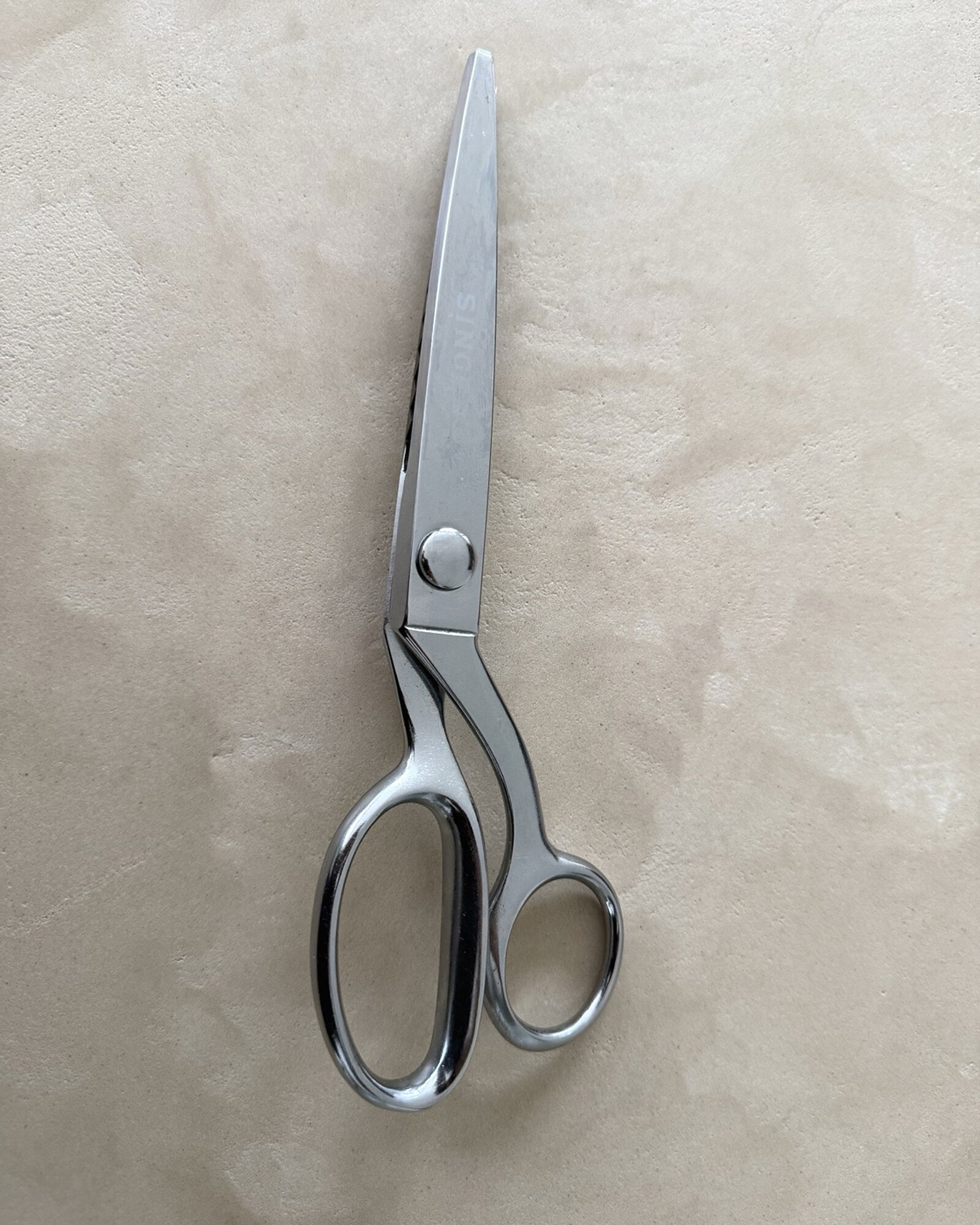 Closed Singer C809 heritage all-metal pinking shears