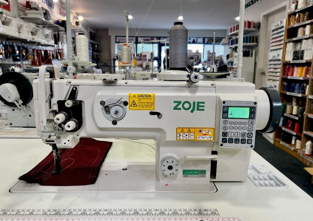 Front view of the Zoje ZJ1541-BD compound-feed walking-foot machine