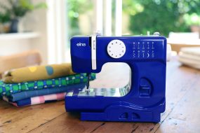 Elna 525 Mini Sewing Machine - Navy Blue (Perfect for Children)
