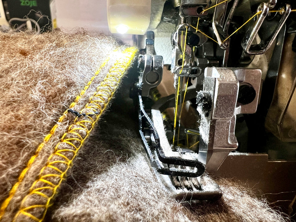 Zoje 5 Thread Double Feed System Overlocker for Thick Material