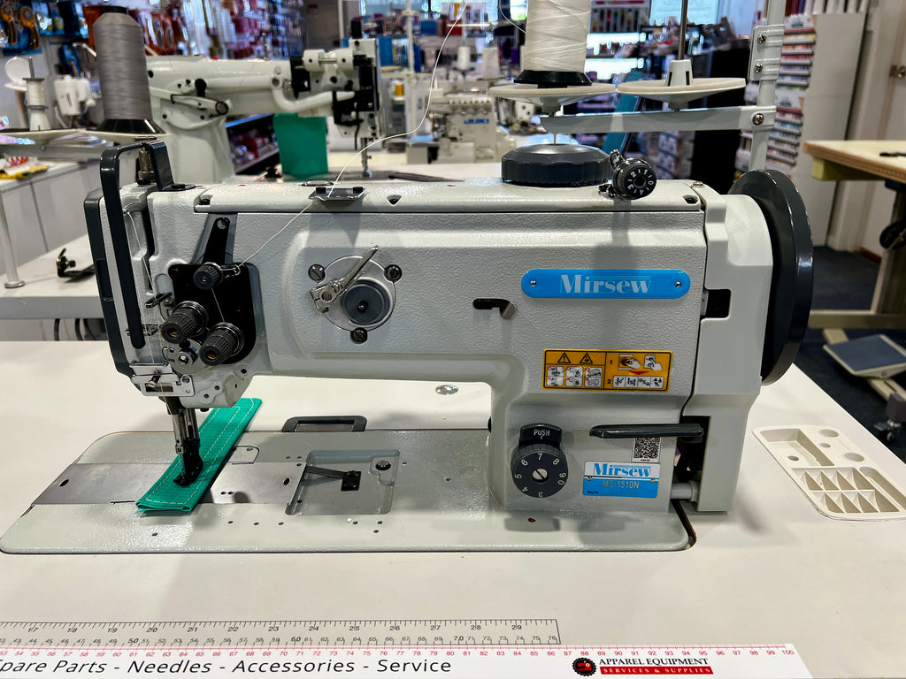 Walking Foot Machine with Safety Clutch - Large Capacity Bobbin