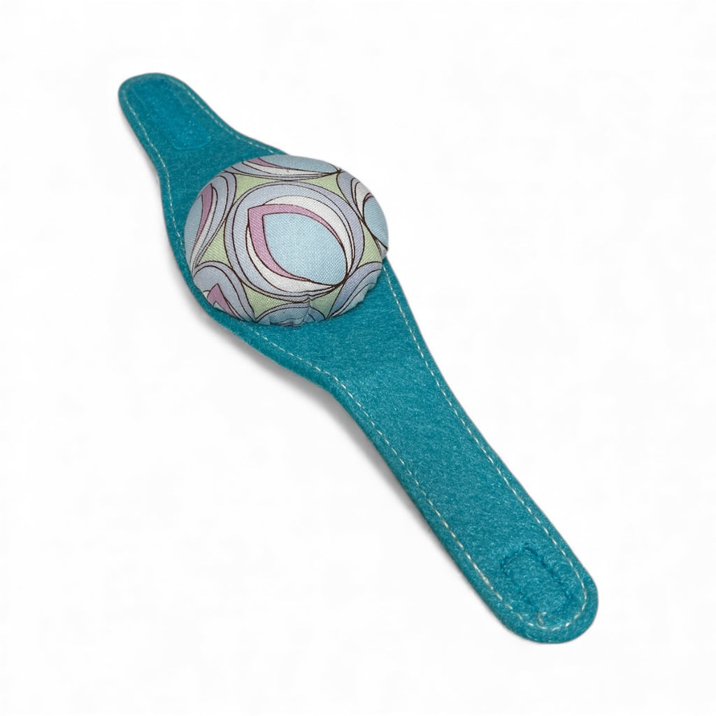 SewMate Wrist Pin Cushion - Velcro Adjustable (Slightly Bigger)