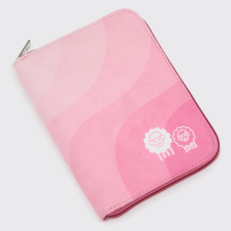 Closed pink and Bordeaux zippered case for the KnitPro Dreamz Grande interchangeable needle set
