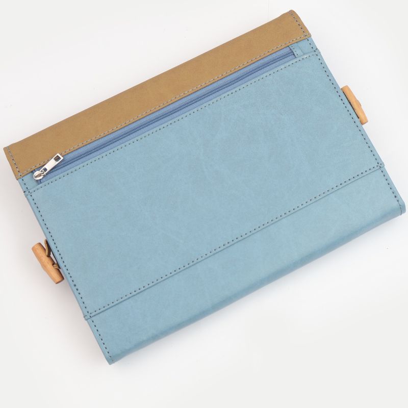 Back zipped accessory pocket on the denim and beige KnitPro Ginger chart-holder needle case