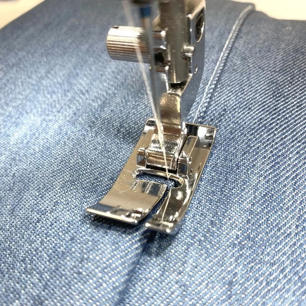 Janome 202461005 9mm Right Bi-Level Foot