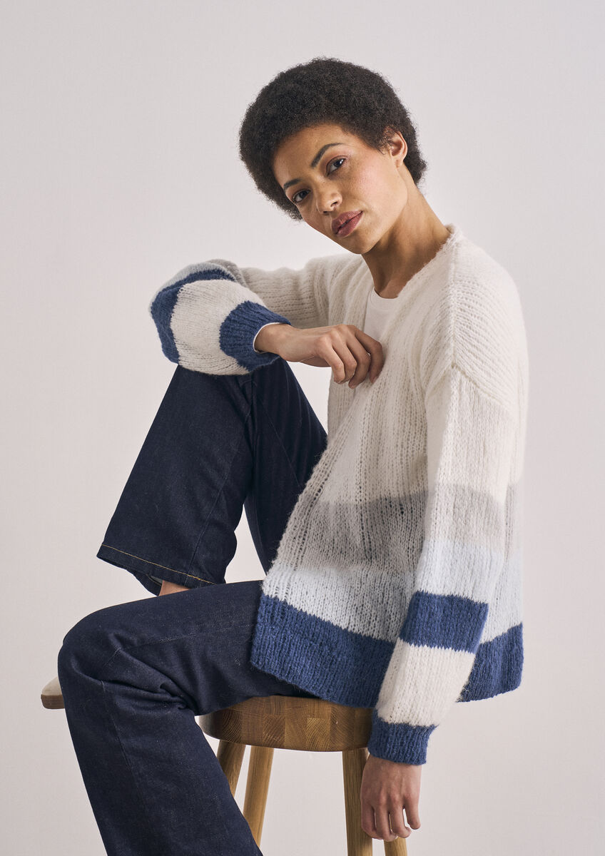 Mode at Rowan Tottenhill Knitting Pattern – Alpaca Haze Colour Block Cardigan, finished design example
