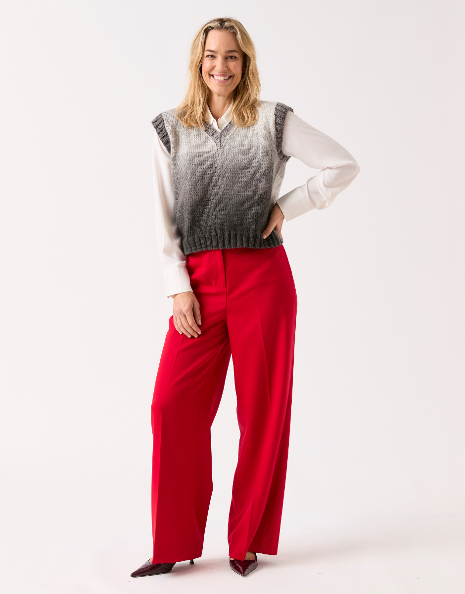 Sirdar 10844 Vest in Show Pullover Knitting Pattern – Jewelspun Ombré