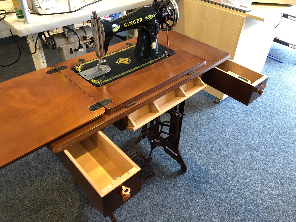 SINGER Treadle Sewing Machine