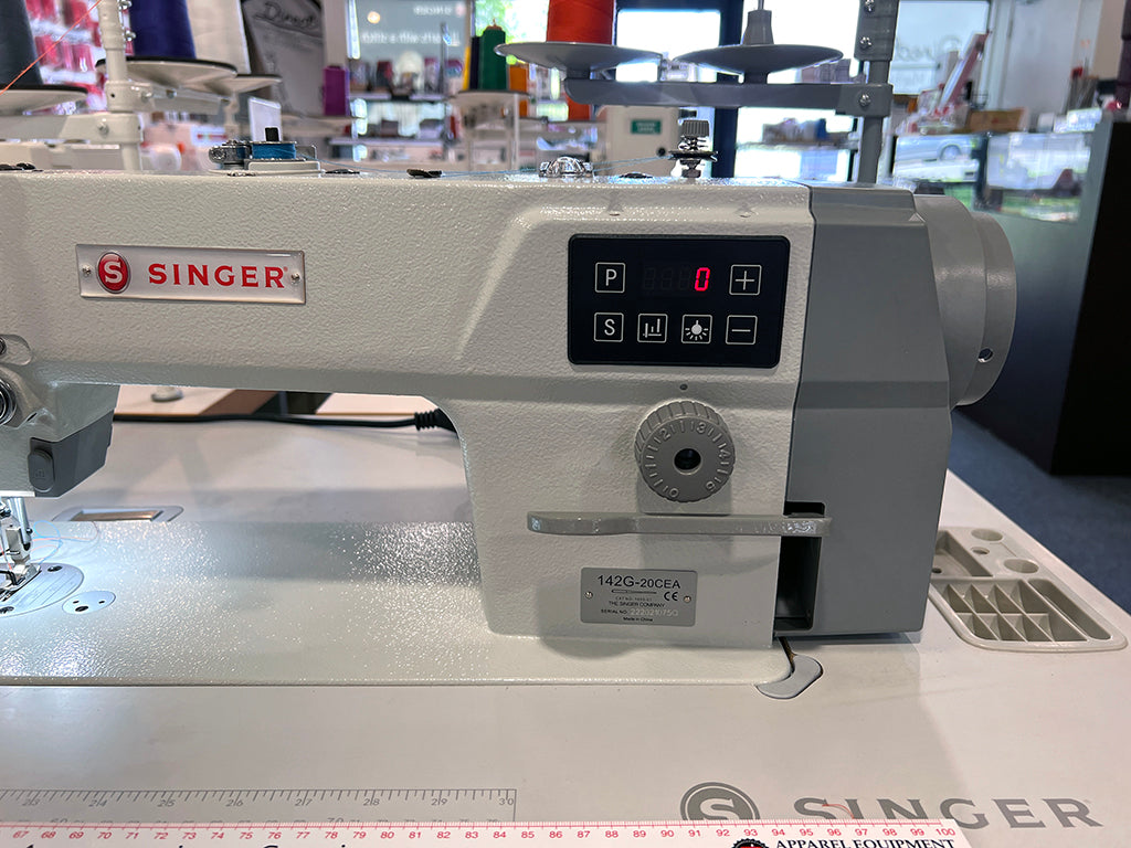 Singer Industrial Plain Sewing Machine